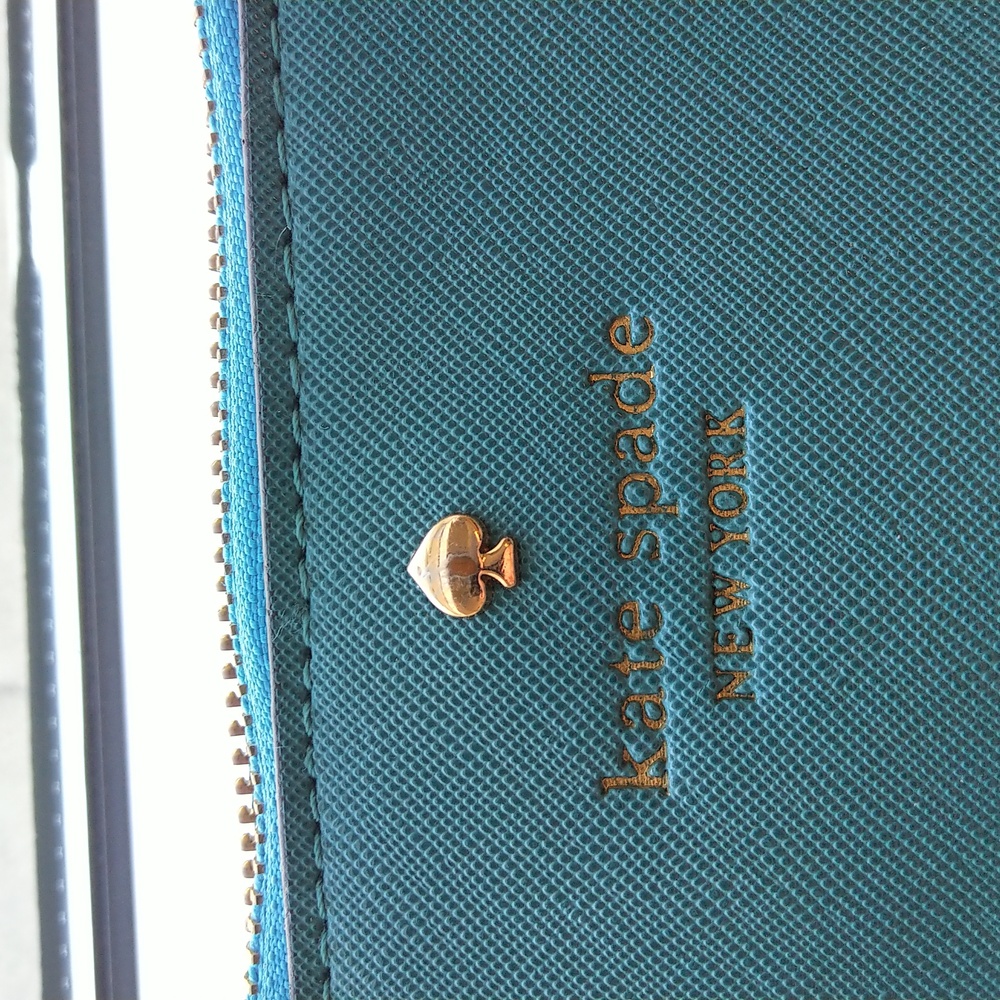 Kate Spade zip up clutch style wallet purse. - Picture 3 of 7